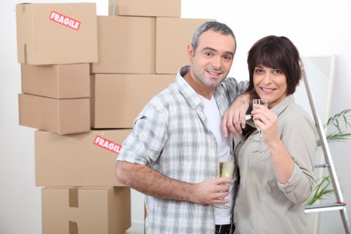 Secure loading and balanced transport of furniture